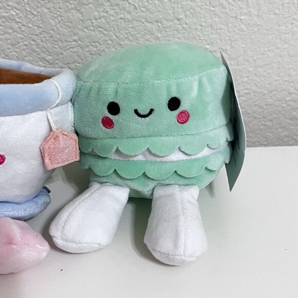 Hallmark Better Together Teacup and Macaron Cookie Magnetic Plush Pair Set w/TAG - Picture 3 of 11
